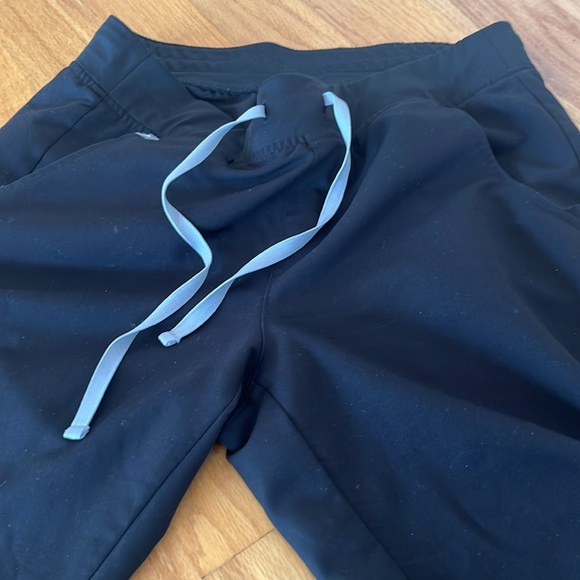 Black FIGS joggers SIZE M - Picture 4 of 7